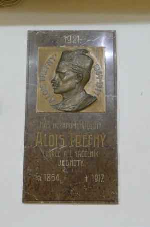 TREFNÝ Alois - Praha 5, Smíchov, Vrázova 1163/6, budova Sokola Smíchov II, tělocvična