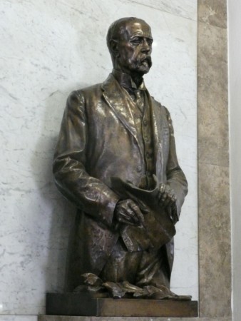 MASARYK Tomáš Garrigue Prof. - Praha 1, Josefov, Nám. Jana Palacha1/2, budova Filosofické fakulty, podesta chodiště mezi přízemím a 1. patrem