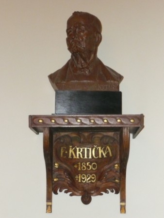 KRTIČKA Edvard - Praha 1, Nové Město, Masarykovo nábřeží 248/16, budova Hlaholu, sborová síň