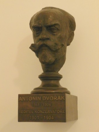DVOŘÁK Antonín - Praha 1, Staré Město, Na Rejdišti 77/1, Konzervatoř, na chodbě v 1. patře budovy